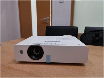 高效的移动办公，用一台松下PT-WX3401投影机开启